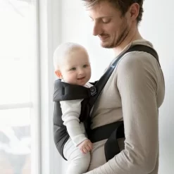 BabyBjörn Draagzak Mini - Cotton - Zwart -Baby Comfort Outlet Winkel 1200x1200 1043