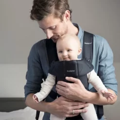 BabyBjörn Draagzak Mini - Cotton - Zwart -Baby Comfort Outlet Winkel 1200x1200 1044