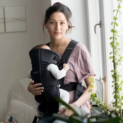 BabyBjörn Draagzak Mini - Cotton - Zwart -Baby Comfort Outlet Winkel 1200x1200 1045