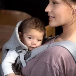 BabyBjörn Draagzak Mini - 3D Jersey - Lichtgrijs -Baby Comfort Outlet Winkel 1200x1200 1050