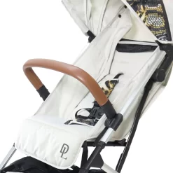 Deryan Luxe Rolo Luxe Lichtgewicht Buggy - Zoo Creme -Baby Comfort Outlet Winkel 1200x1200 542