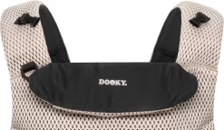 Dooky Ergonomische Draagzak Urban Comfort Beige Desert -Baby Comfort Outlet Winkel 1200x695 1