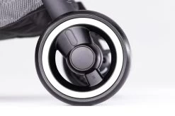 Hamilton By Yoop X1 Plus Buggy – Nieuw, Hoger, Uitgebreider 2023 Model – Premium Stroller Met One Hand Folding Technologie – Kaki – Lichte, Verstelbare En Wendbare Kinderwagen Met Vele Gemakken -Baby Comfort Outlet Winkel 1200x799 17