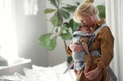 BabyBjörn Draagzak Mini - 3D Jersey - Lichtgrijs -Baby Comfort Outlet Winkel 1200x799 47