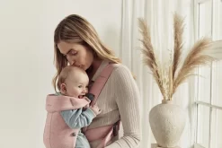 BabyBjörn Draagzak Mini - 3D Jersey - Lichtroze -Baby Comfort Outlet Winkel 1200x800 196