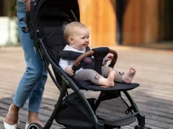 Lionelo Buggy Julie One - Kinderwagen Premium - Automatisch Opvouwen - Wandelwagen Tot 22 Kg - Comfortabele Zitje -Baby Comfort Outlet Winkel 1200x896 5