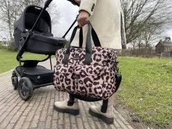 Kidzroom Gorgeous Luiertas - Bruin - Ophanglussen Kinderwagen - Verschoonmatje - Verstelbare Schouderband 20 Kidzroom Gorgeous Luiertas - Bruin - Ophanglussen Kinderwagen - Verschoonmatje - Verstelbare Schouderband -Baby Comfort Outlet Winkel 1200x899 1