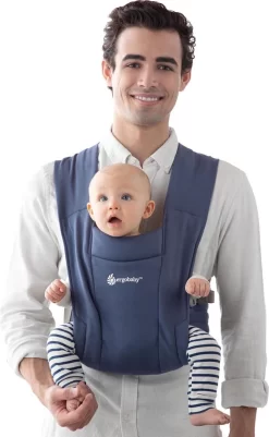 Ergobaby - Embrace - Draagzak Baby - Soft Blue - Ergonomisch Vanaf Geboorte -Baby Comfort Outlet Winkel 739x1200 2