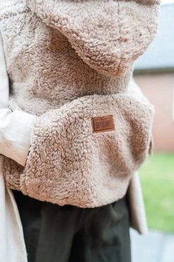 Bykay - Draagdoeken - Cover - Teddy Taupe - Winter Edition -Baby Comfort Outlet Winkel 800x1200 123