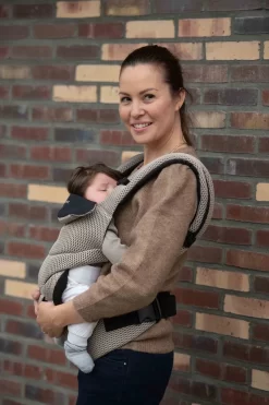 Dooky Ergonomische Draagzak Urban Comfort Beige Desert -Baby Comfort Outlet Winkel 800x1200 127