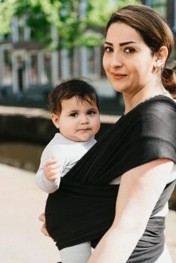 Baby Garden Draagdoek Zwart - Ergonomisch - Original - Gratis Slabbetje -Baby Comfort Outlet Winkel 801x1200 11