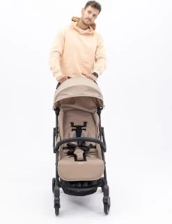 Hamilton By Yoop X1 Plus Buggy – Nieuw, Hoger, Uitgebreider 2023 Model – Premium Stroller Met One Hand Folding Technologie – Kaki – Lichte, Verstelbare En Wendbare Kinderwagen Met Vele Gemakken -Baby Comfort Outlet Winkel 920x1200 3